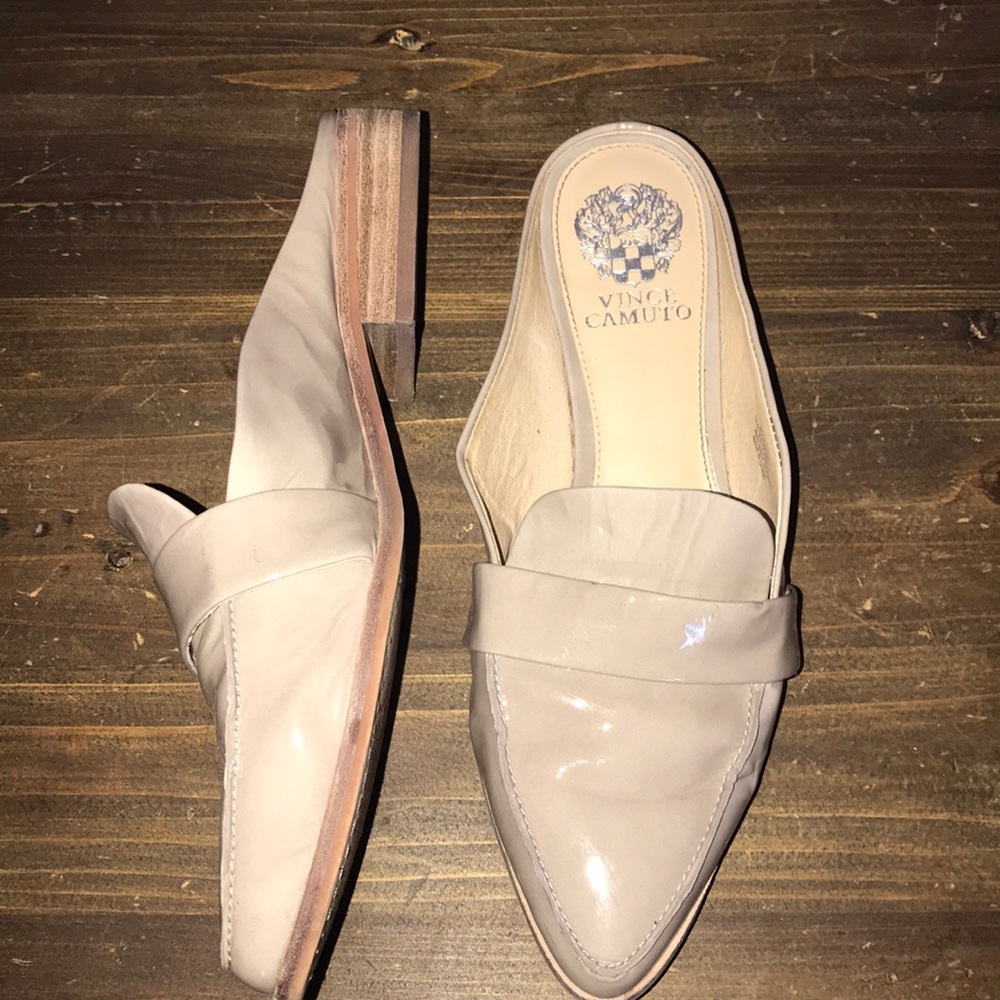 Vince Camuto patent leather beige loafer slides